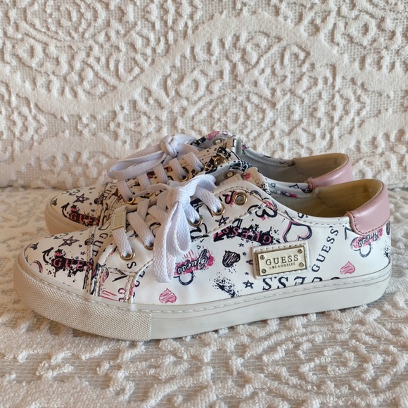 guess graffiti shoes